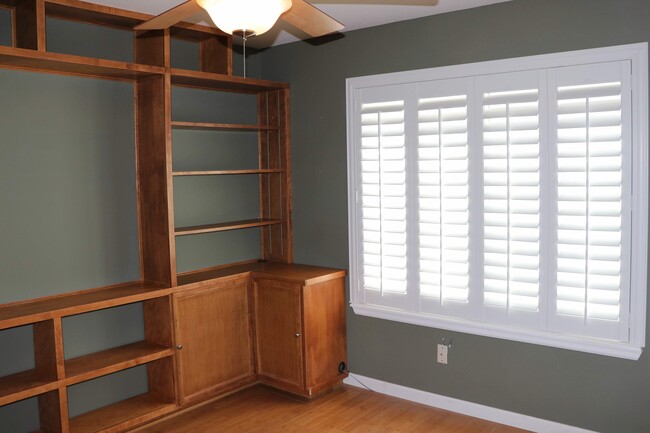 Main Floor Bedroom or Office - 10318 rotherwood cir House