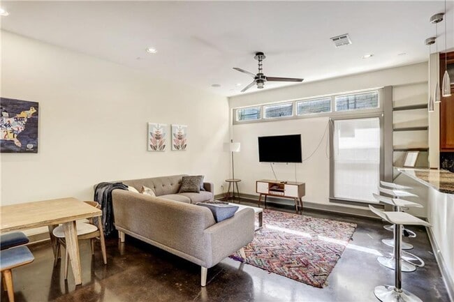 Photo - 602 W N Loop Blvd Unit A