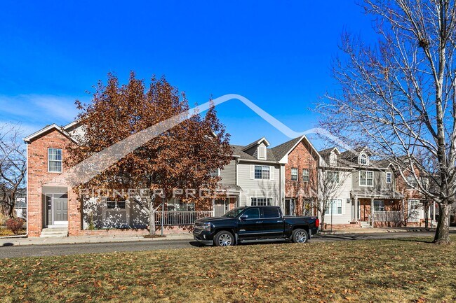 Photo - Spacious Townhouse with Fenced Patio and Washer/Dryer