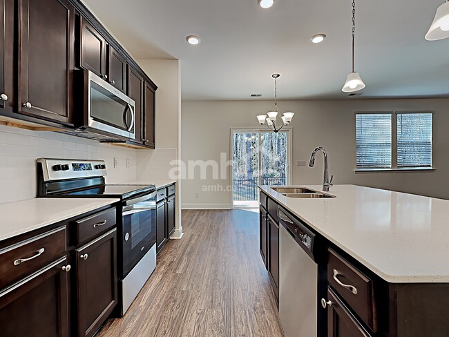 Photo - 311 West St