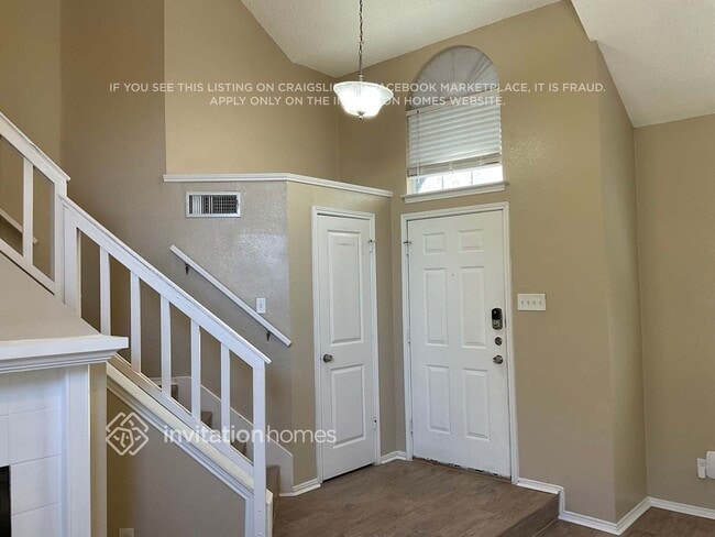 Photo - 2207 Bennington Dr