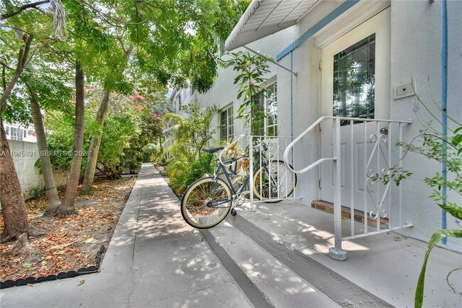 Photo - 1619 Meridian Ave Unidad 5