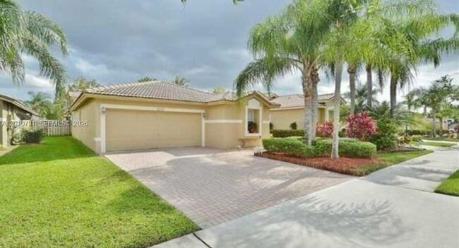 Building Photo - 16410 Sapphire Bend