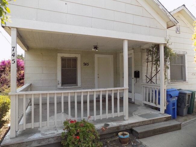 Photo - 735-745 Grand Ave Unit 745