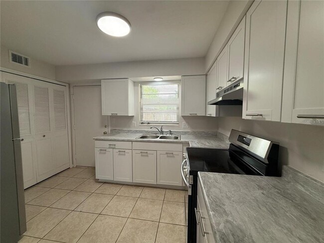 Photo - 6030 SW 12 Pl