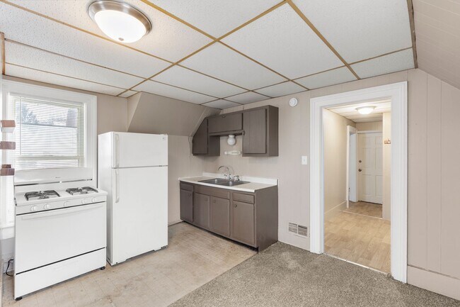 Building Photo - 117 W Division St Unit 3