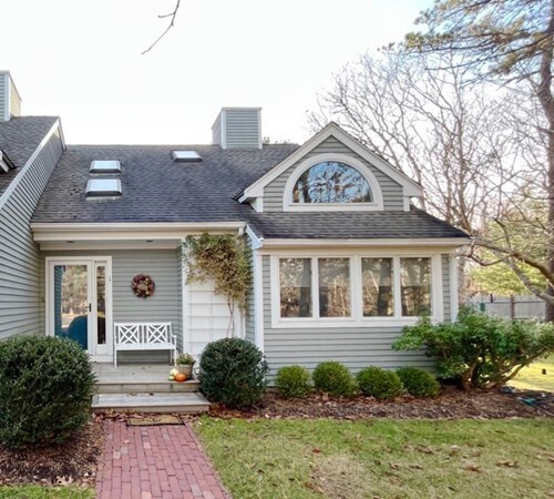 Building Photo - 1 Meetinghouse Village Way Unit 1 ED335