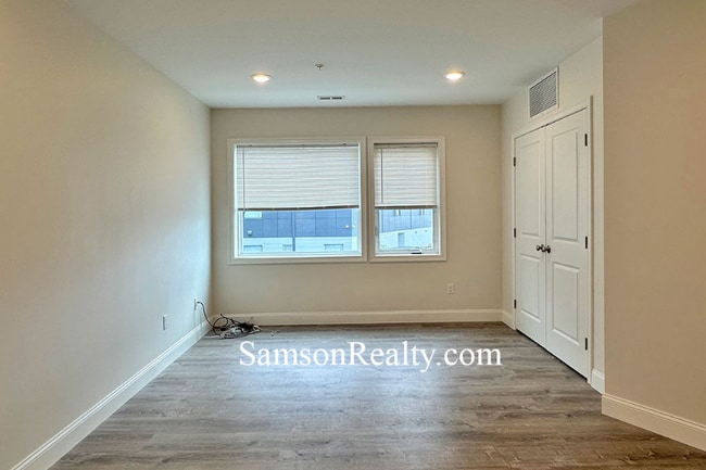Photo - 219 Waterman St Unidad 203