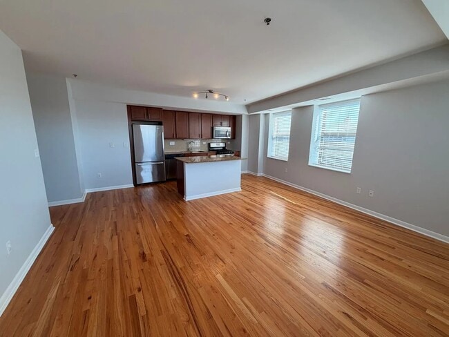 Photo - 1337 W Fargo Ave Unit 204