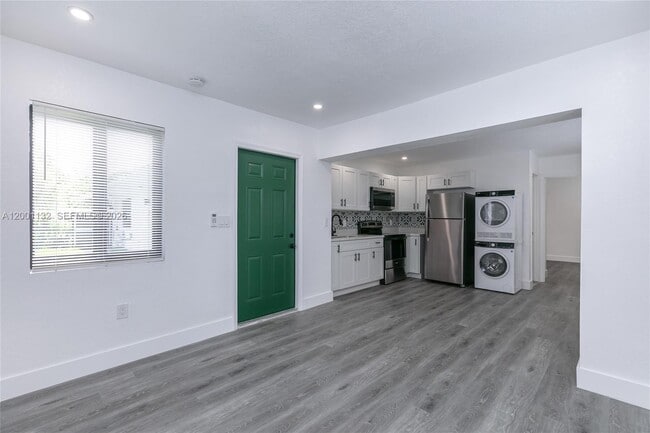 Photo - 6125 SW 40th Ct Unit 4