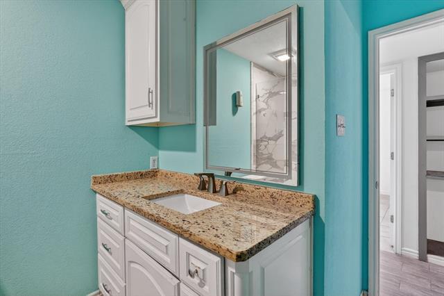 Photo - 516 Post Oak Ln