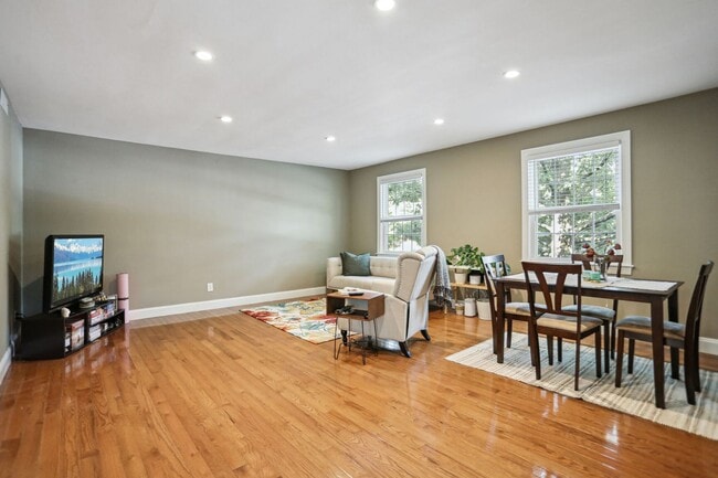 Photo - Spacious 2BR/1BA in Rock Creek Gardens!