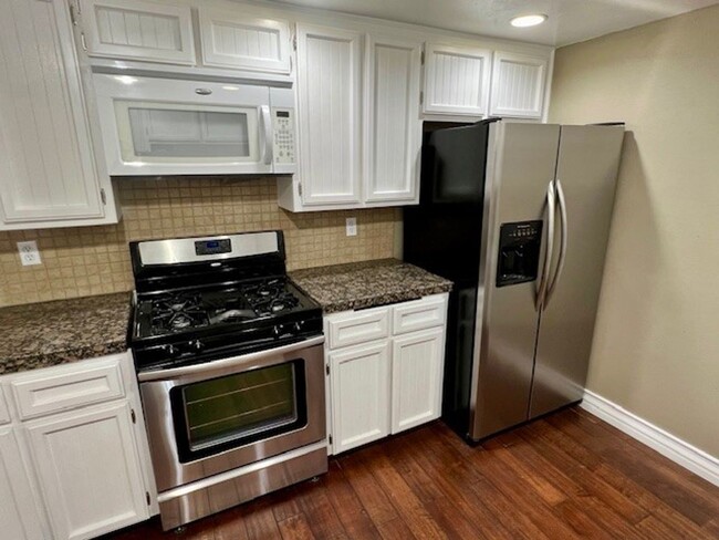 2 Bedroom Condo for Rent w/ Many Upgrades! - 2 Bedroom Condo for Rent w/ Many Upgrades! Unit 22