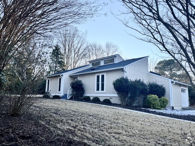 Building Photo - 132 Weatherbend Rental