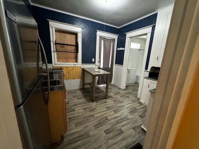 Building Photo - 301 S Pleasant St Unit 301 S Pleasant- Lower