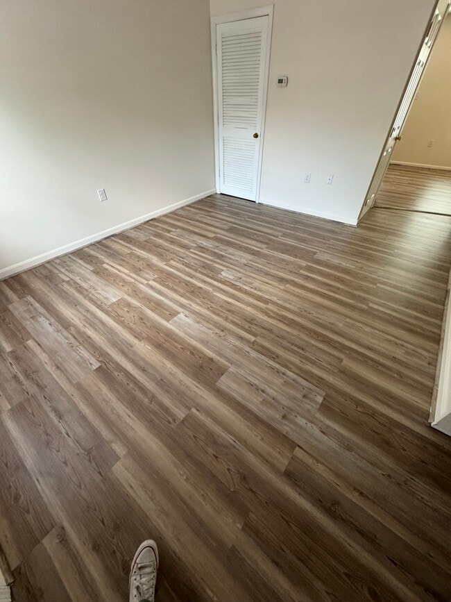 Photo - 376 Woodstock Ln