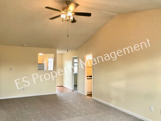 Photo - Great 3 Bedroom 2 Bathroom Ranch Style Hom...
