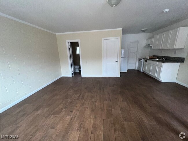 Building Photo - 744 N 9th St Rental