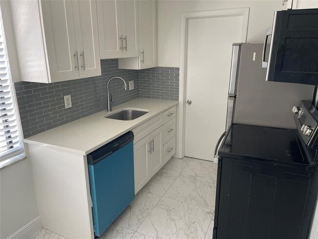 Building Photo - 770 NE 38th St Unit F Rental