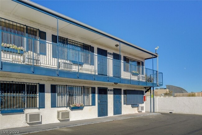 Photo - 4600 University Center Dr Unit 188