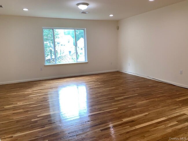 Photo - 106 Arlington Ct