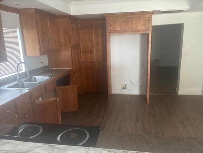 Photo - 209 W Park St