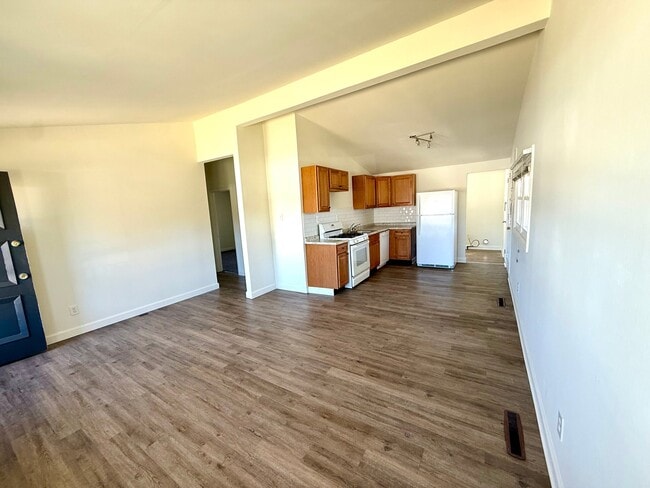 Photo - 633 Windsor Ave