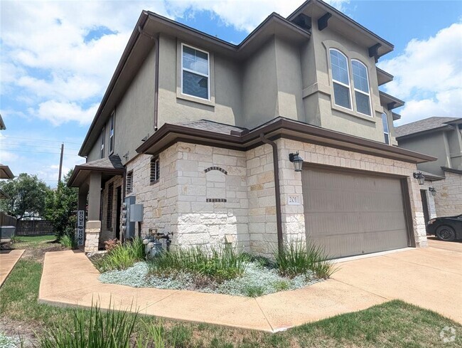 Building Photo - 13400 Briarwick Dr Rental