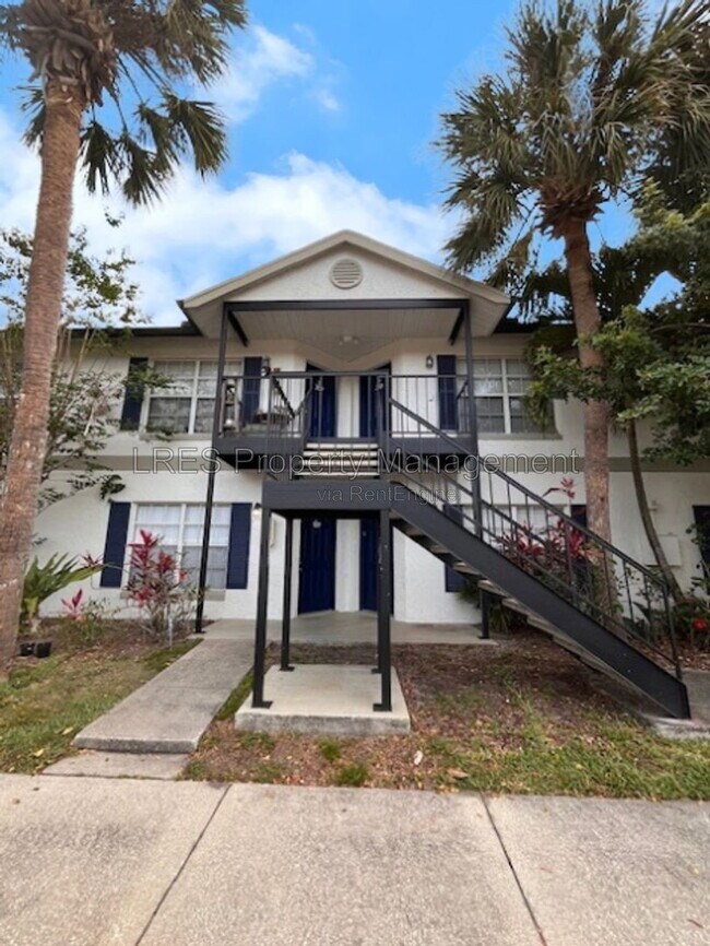Building Photo - 3651 N Goldenrod Rd Unit Apartment F109