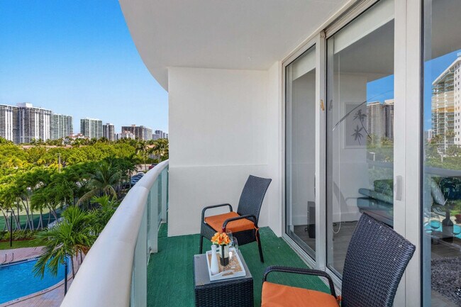 Photo - 19370 Collins Ave Unidad SI ID1574478P
