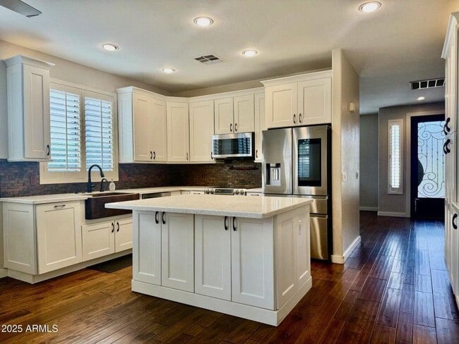 Photo - 191 W Beechnut Pl