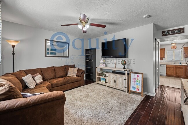 Photo - 703 Ry Ln