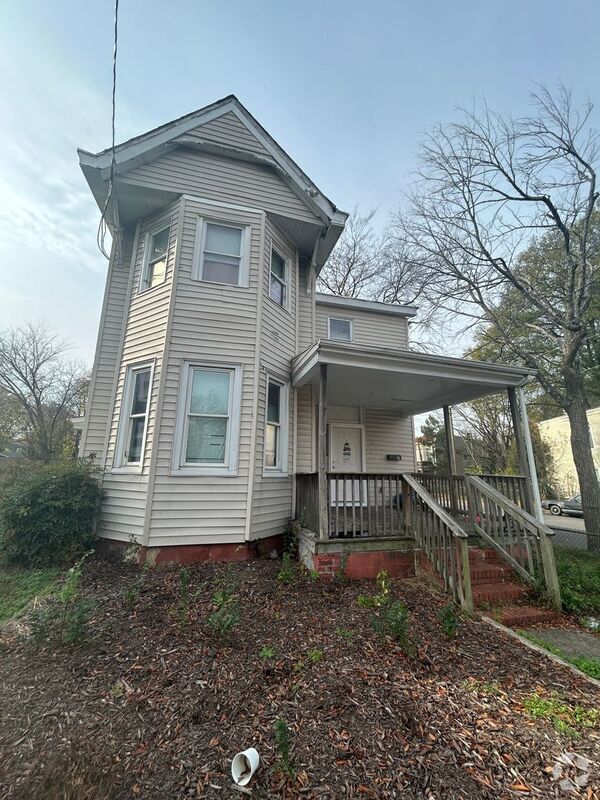 Building Photo - 1901 Fairmount Ave Unit A Rental