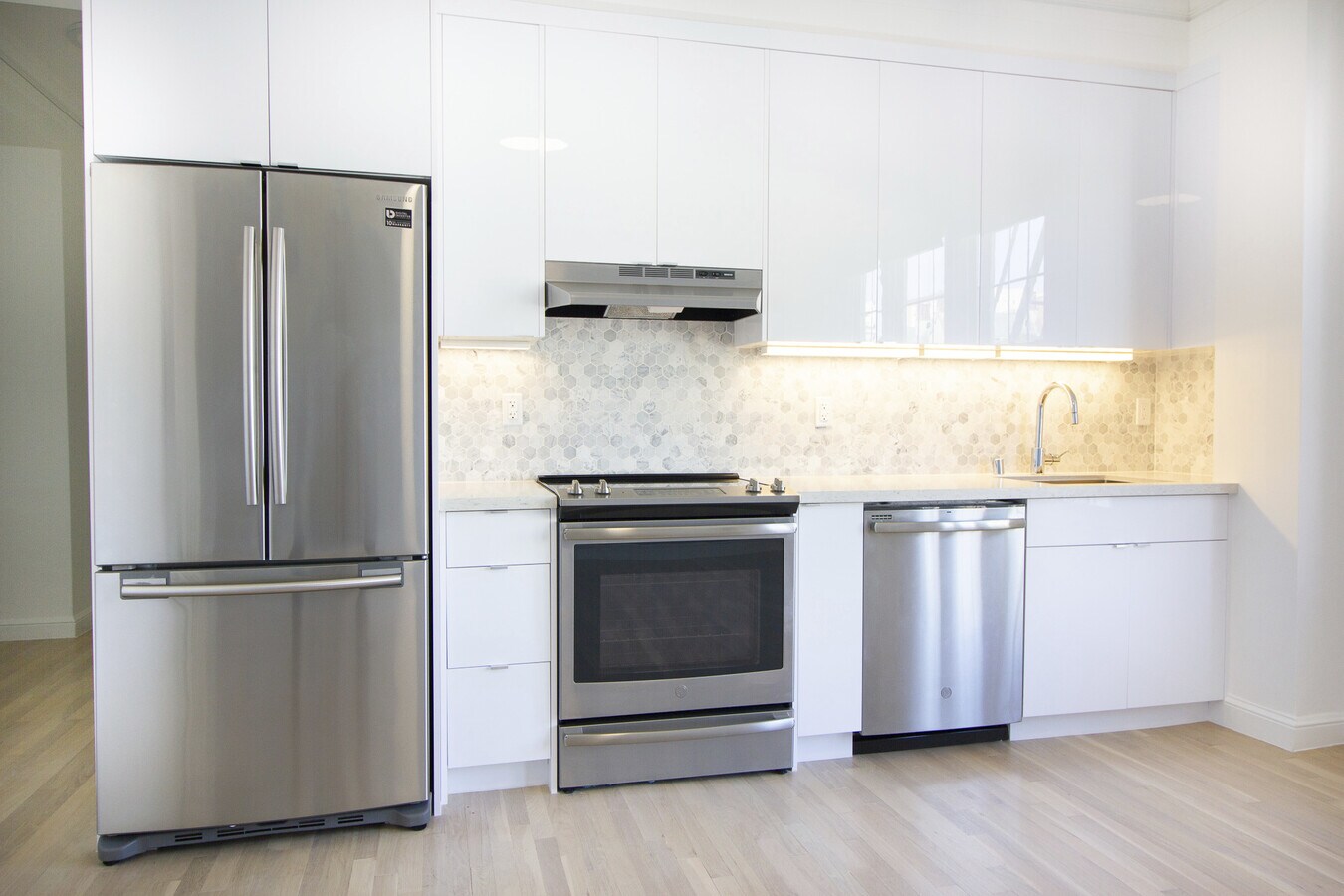 Photo - 1635 Gough St Apartments
