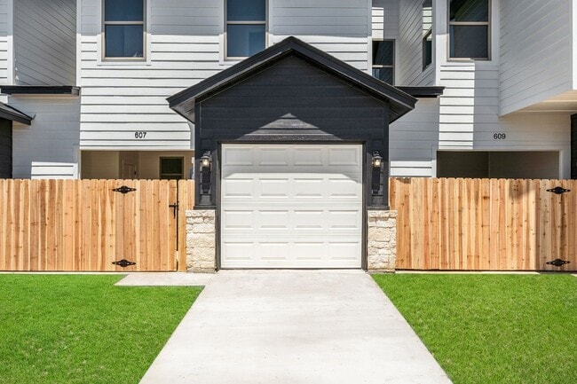 Building Photo - 709 Meiomi Dr Unit 709 Meiomi Dr Rental