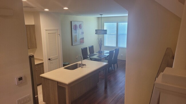 Photo - 1175-D Unidad #604