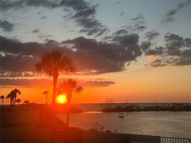 Building Photo - 6009 Sea Ranch Dr Unit 108