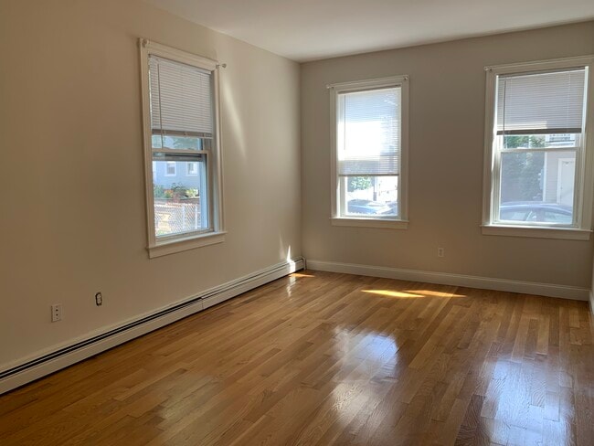 Building Photo - 45 Union St Unit 1