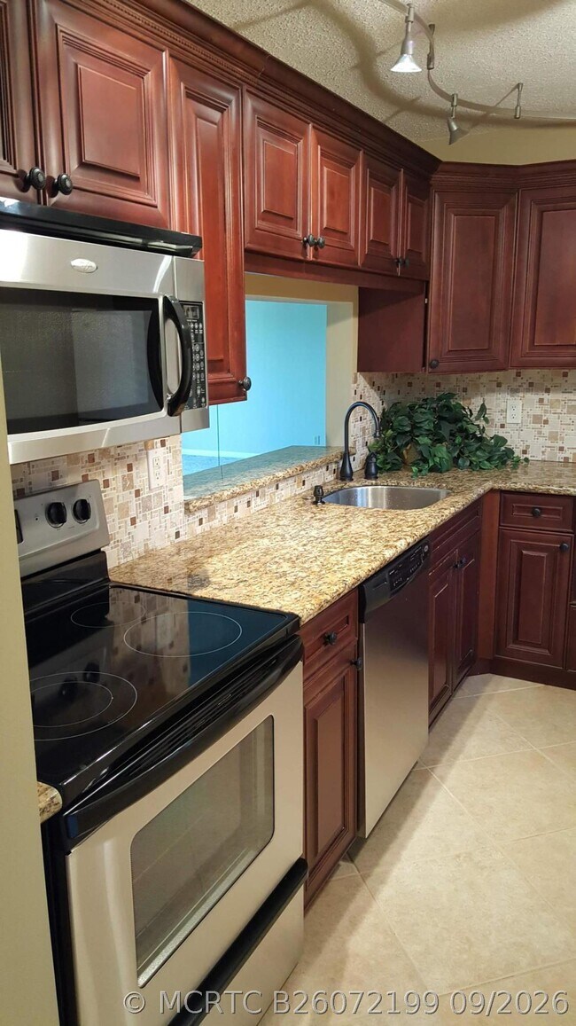 Photo - 5130 Las Verdes Cir Unit 301
