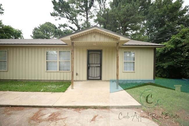 Photo - Move in special $600!! Recently built 2 be...