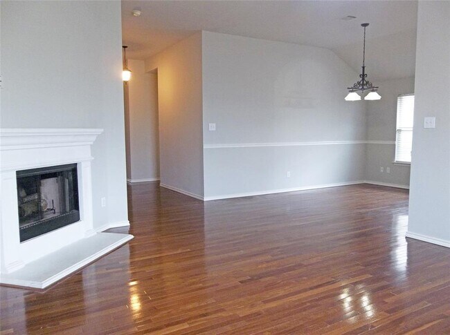 Photo - 110 Fossil Trail