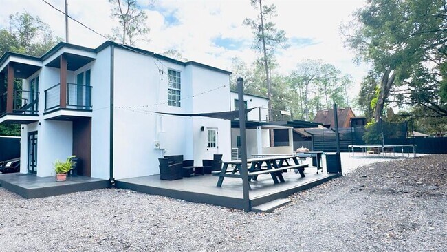 Photo - 14614 Bayonne Rd