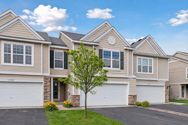 Building Photo - 15424 Foster Dr N