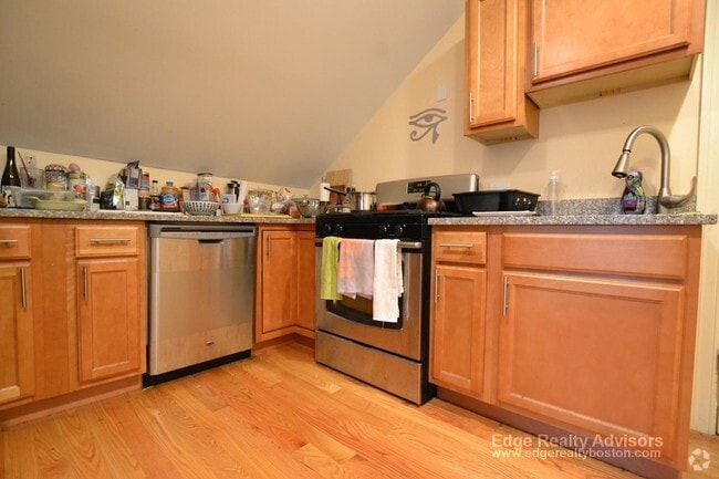 Building Photo - 19 Chestnut Hill Ave Unit 3 Rental