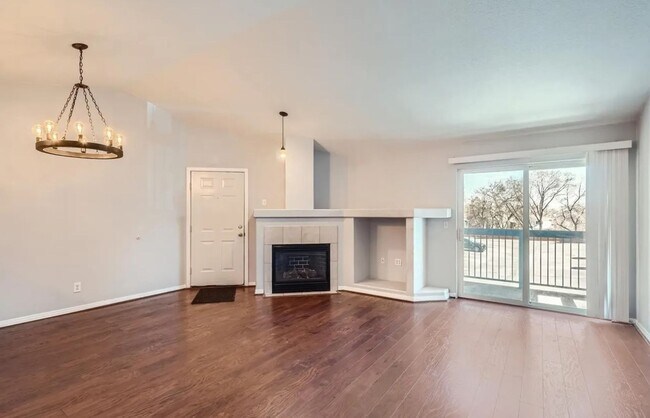 Photo - Updated 2 bedroom, 2 bath condo - Available now! Unit E