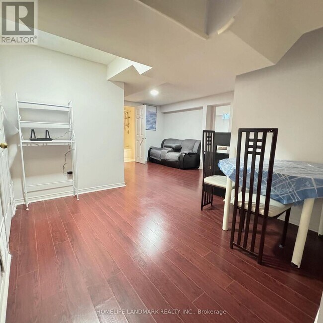 Photo - 70 Aldergrove Dr