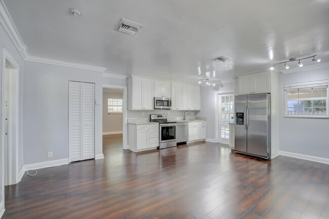 600 SW 15th St Unidad Ross Duplex
