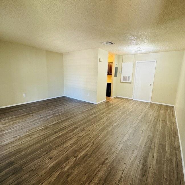 Photo - 6800 Camden Ln