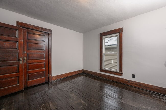 Photo - 1303 Rowland Ave NE