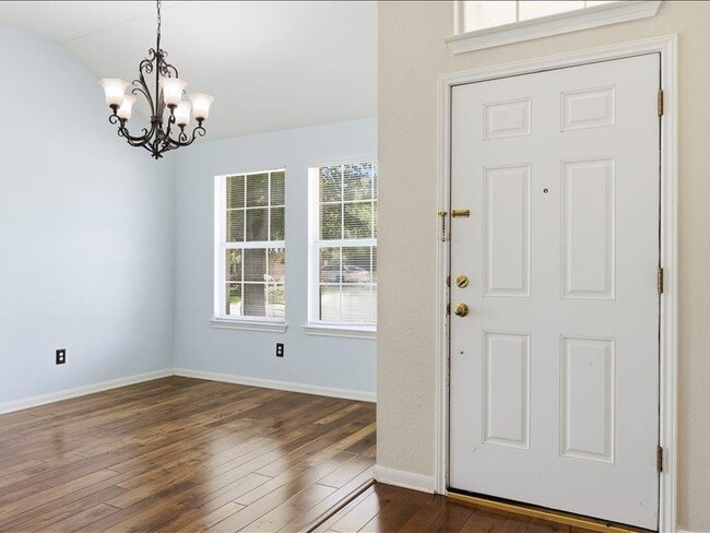 Photo - 1500 Ashberry Trail